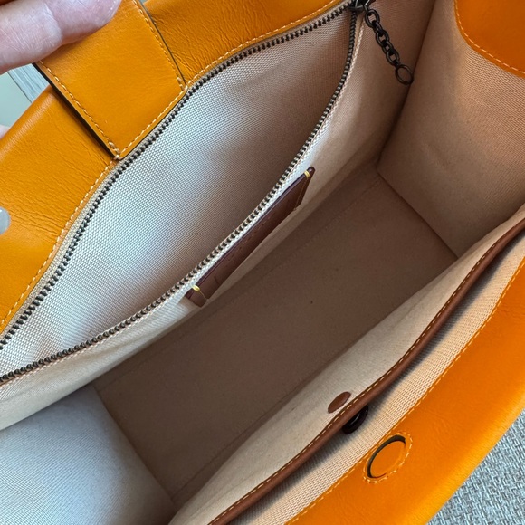 Coach Cashin Tote (C9724) - Picture 7 of 10